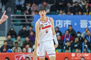 媒体人：广东宏远俱乐部已为黄明依提供B类续约合同